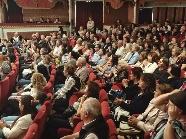 С пълна зала и солисти от световни сцени Плевен чества 85-ата годишнина от рождението на оперната прима Гена Димитрова