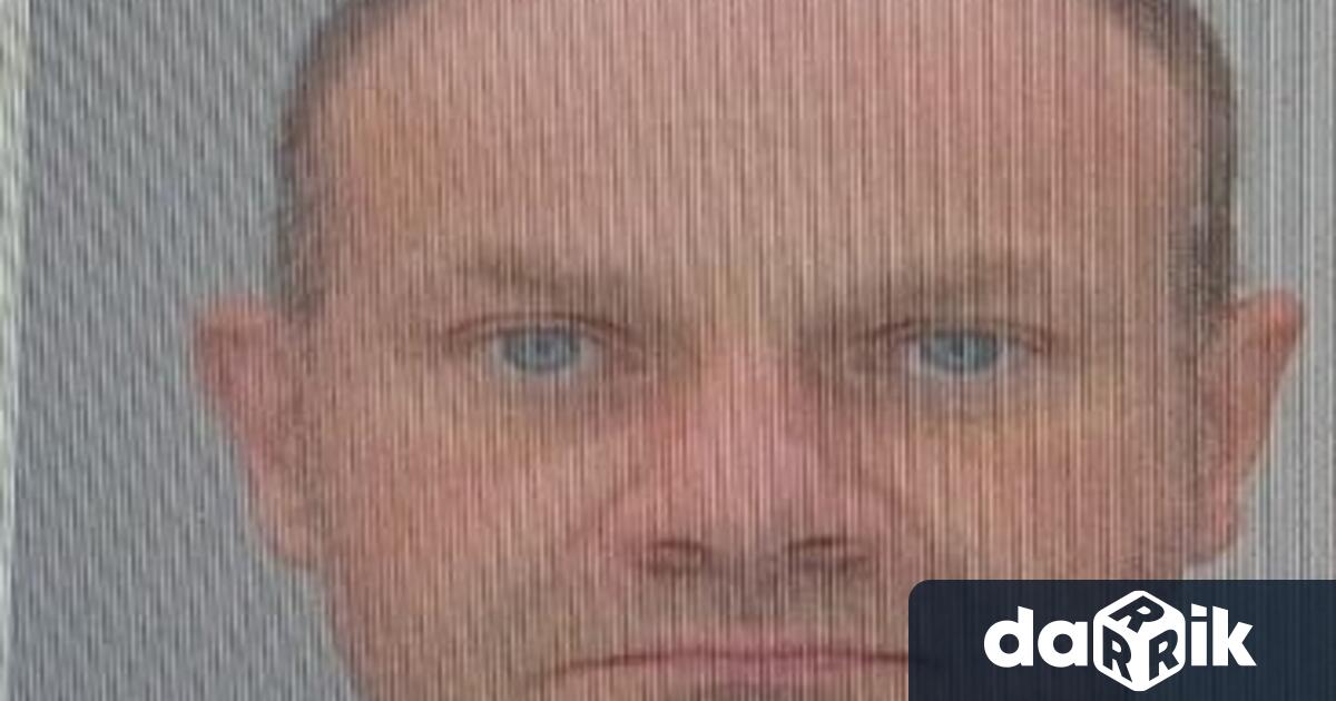Полицията в Габрово издирва55 годишнияГеорги Димитров Карапенев от Габрово Мъжът е