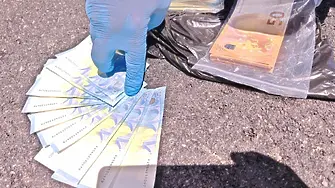 Заловиха мъж с фалшиви 8840 евро в Стара Загора