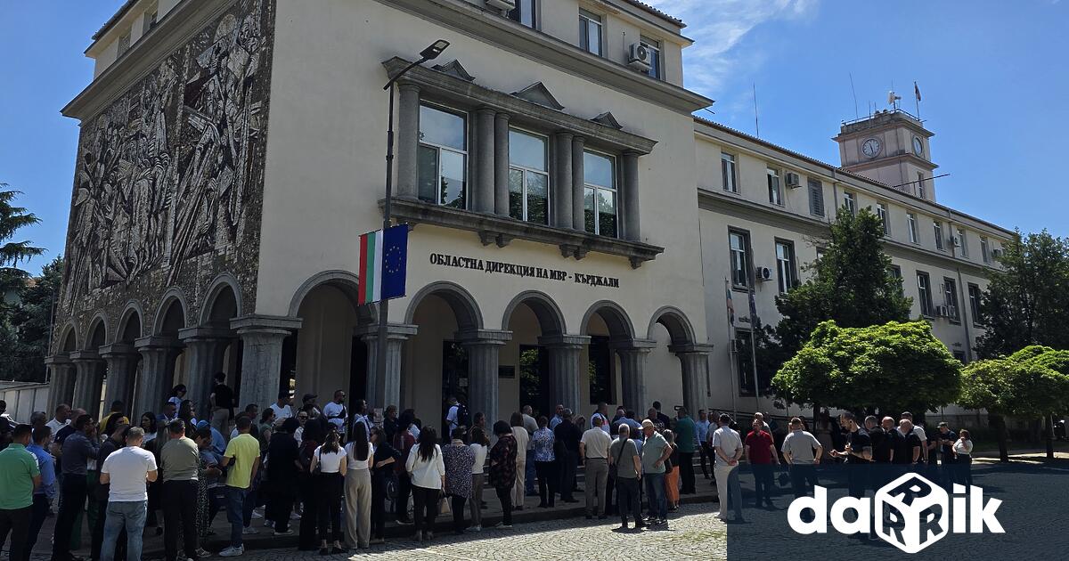 Народни представители от парламентарната група на Движение за права и