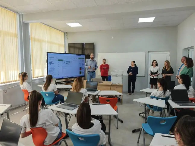 Откриха нов STEM център в ПГТР