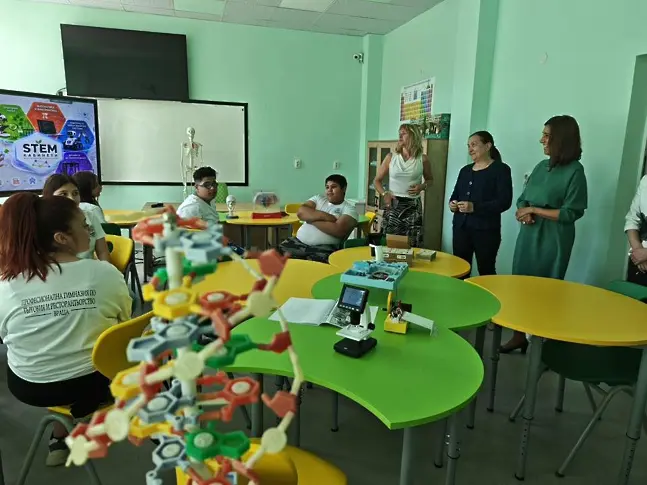 Откриха нов STEM център в ПГТР