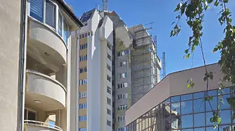 Работник падна от скеле при саниране на жилищна сграда в Сливен