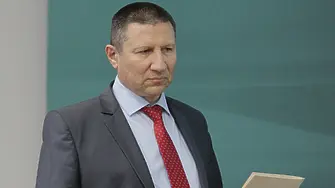 Възраждане: Сарафов трябва да се оттегли изцяло от системата