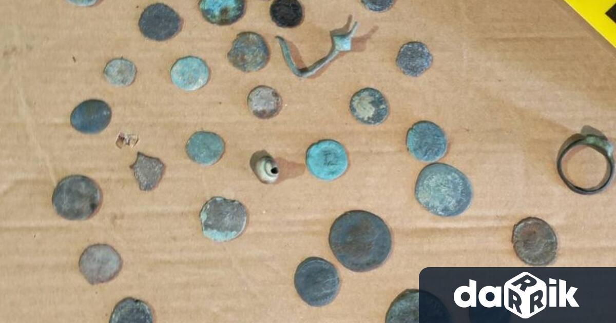 Предмети носещи белези на културно исторически ценности са иззети от частни