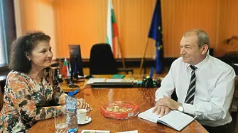 Протоколна среща с директора на ТП  на НОИ в Плевен проведе Областният управител Иван Петков