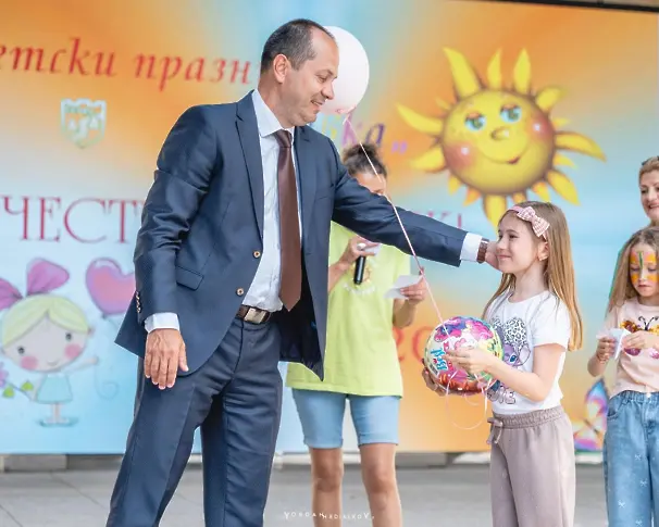 В Международния ден на детето във Враца - веселие с празник "Усмивка"