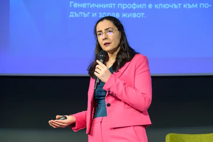  При цялостна зала с над 300 фенове се организира третото издание на здравния конгрес на Дарик 