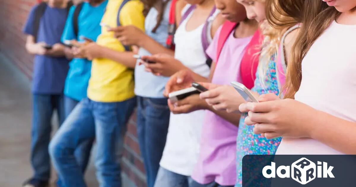 Полша обяви планове да забрани смартфоните в училище Ще бъдат