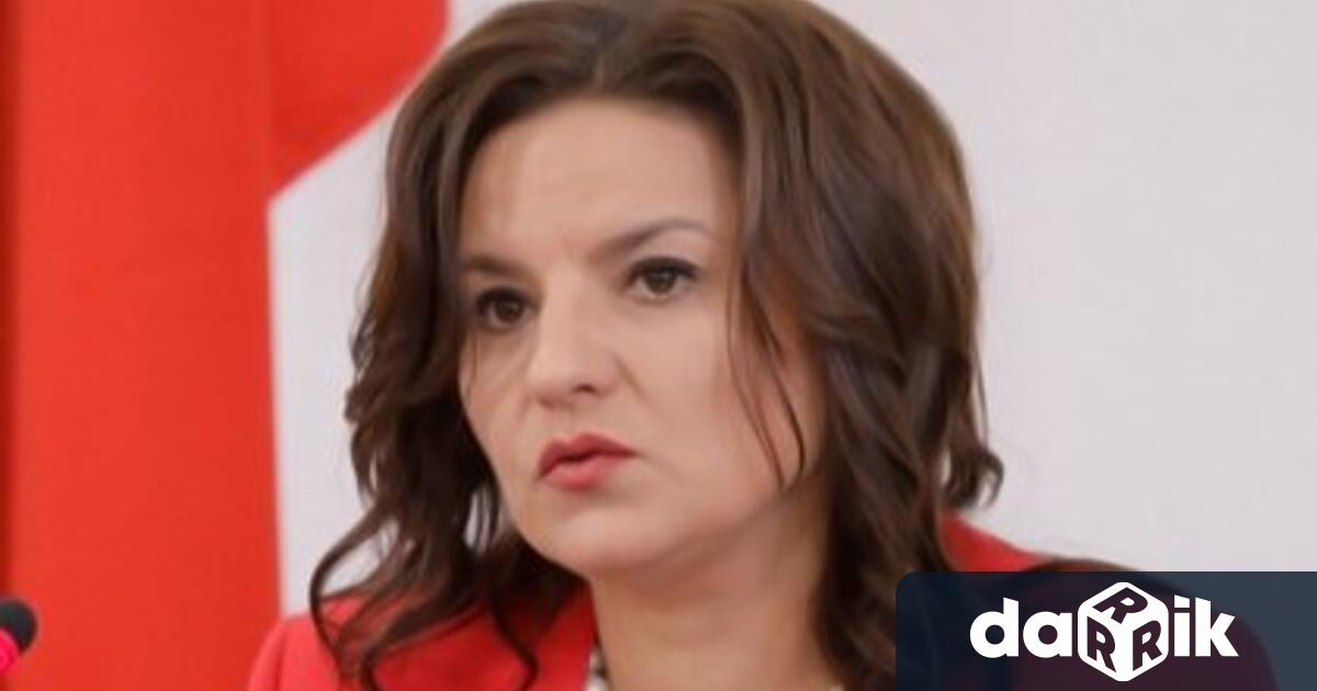 Главният секретар на Народното събрание Стефана Караславова е отстранена от