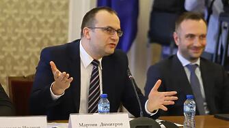 Мартин Димитров: Вкарват ни в дългова спирала