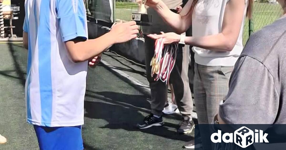 Футбол на приятелството – Плевен 2026 събра млади хора в