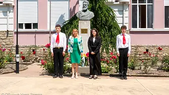 Нова Загора се преклони пред подвига на Ботев и героите на България