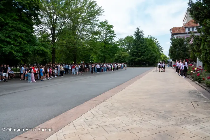 Нова Загора се преклони пред подвига на Ботев и героите на България