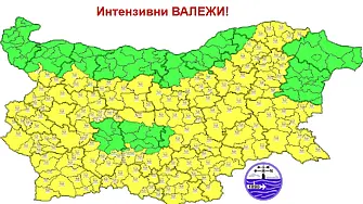 Жълт код за валежи с гръмотевици е обявен в почти цялата страна