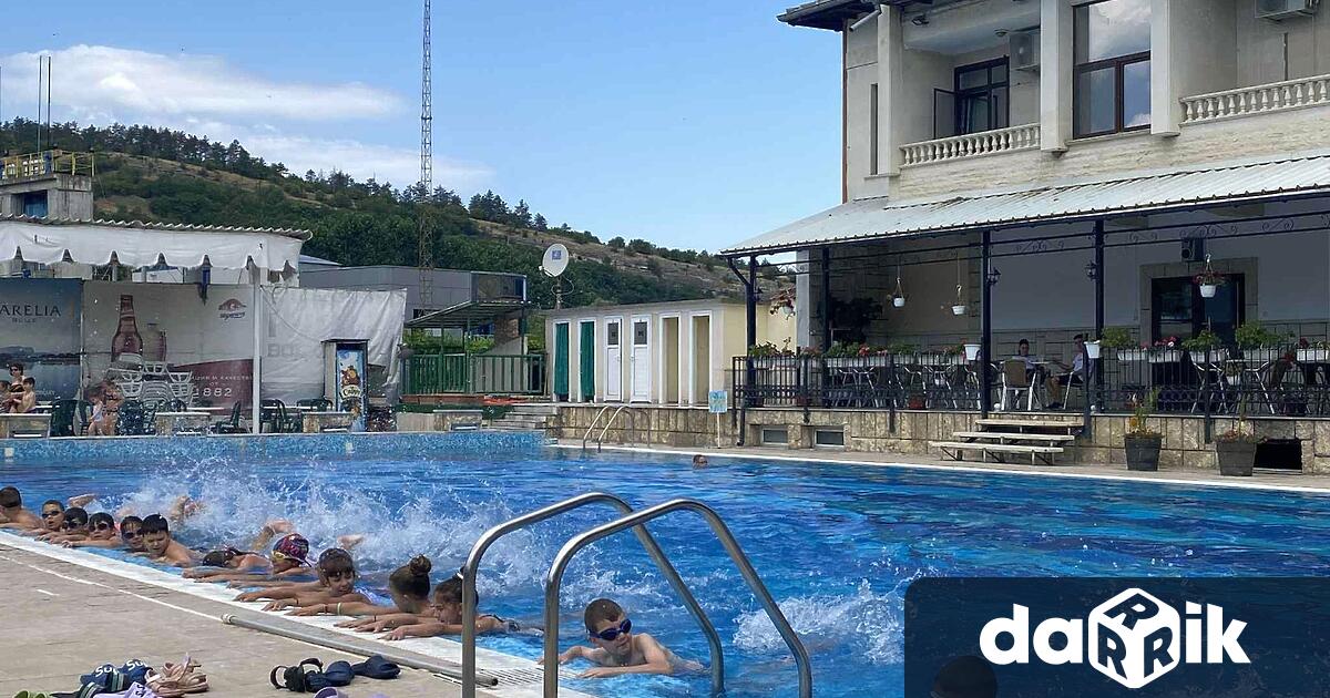 Започна записването за традиционните плувни курсове за ученици от I