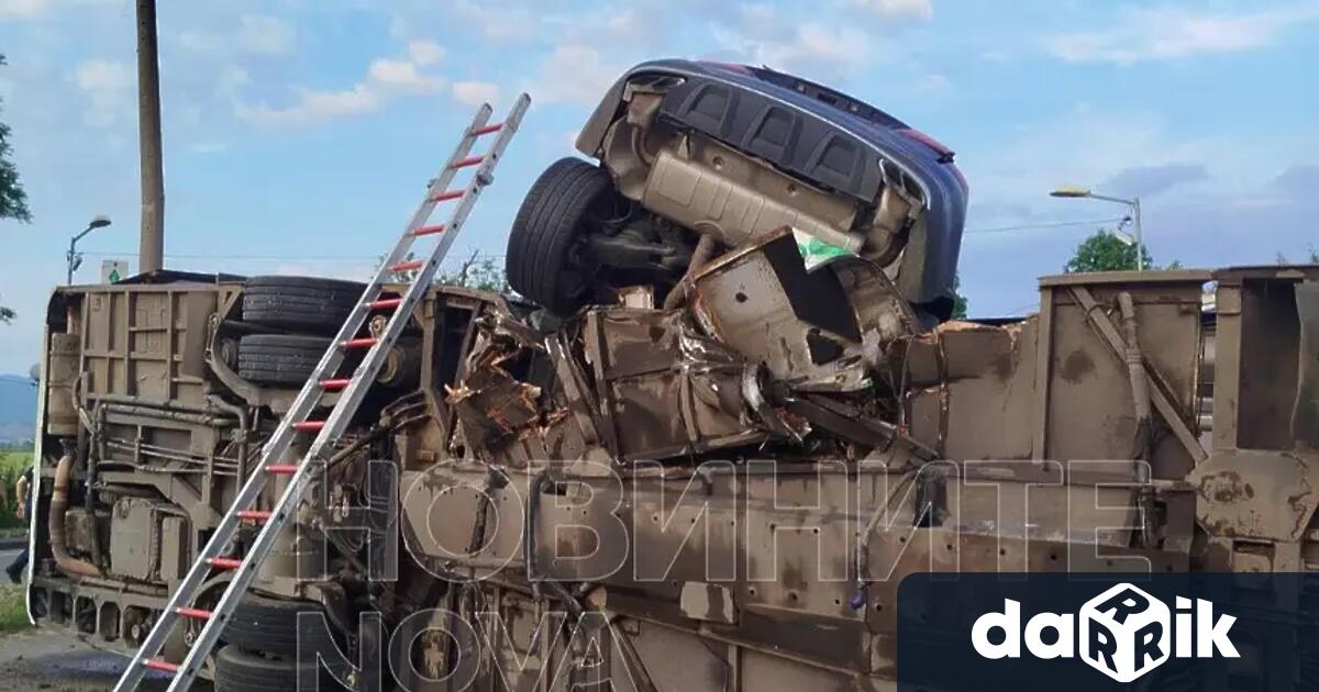 Лек автомобил се вряза в автобус от градския транспортв София