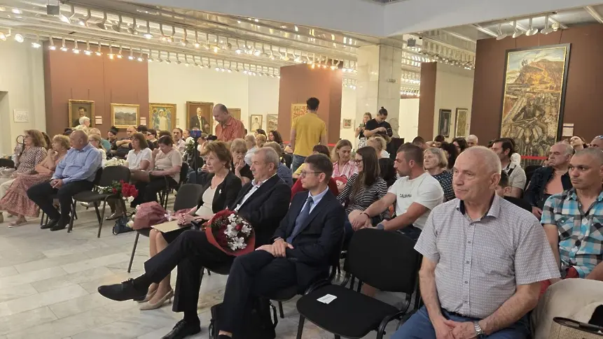 Когато талантът на смесен хор „Звъника“ и професионализмът на Ваня Делийска се срещнат, резултатът е възхищение и вълнение! 