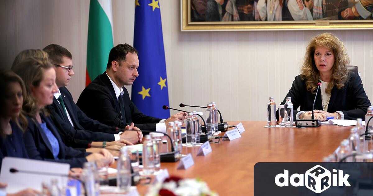 Президентът Илияна Йотова провеждаконсултации с парламентарно представените партии и коалиции