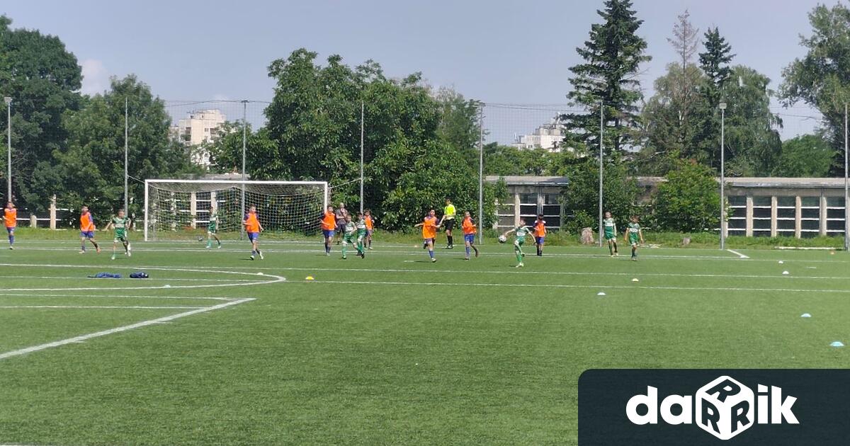 Изкуственото игрище зад стадион Плевен бешеарена надетско спортно събитие организираноот