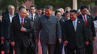 Си Цзинпин отпътува за двудневно посещение в Северна Корея