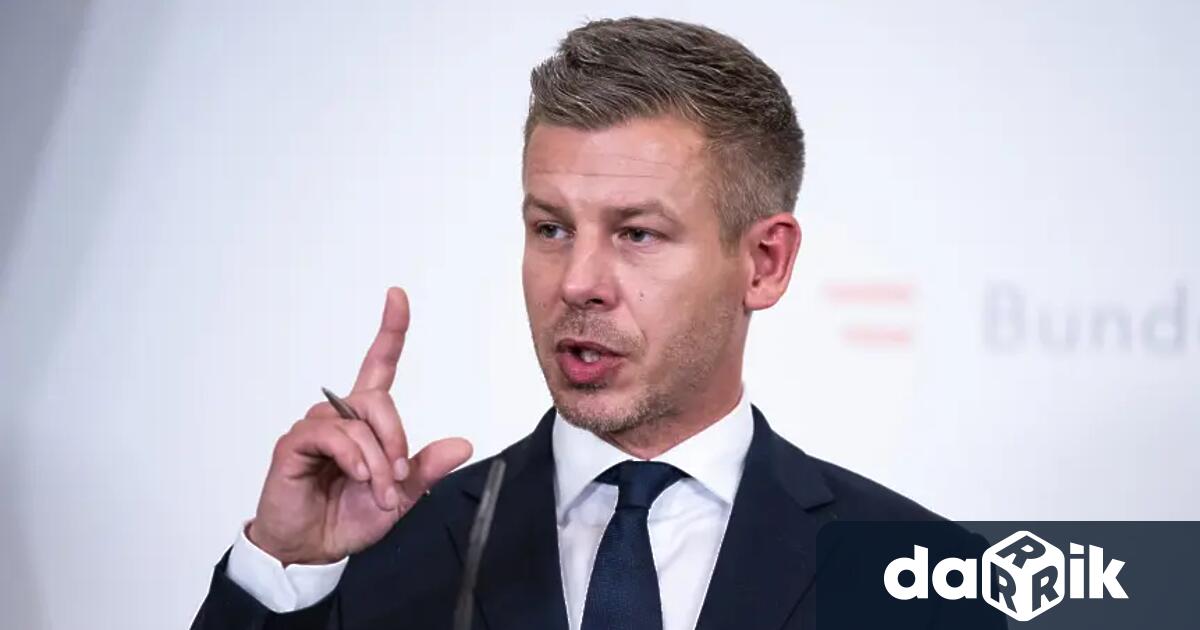 Унгарският министър председател Петер Мадяр ограничи притока на работници от