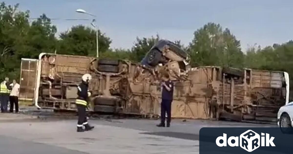 Националната агенция за приходите започва проверка на доходите на двамата