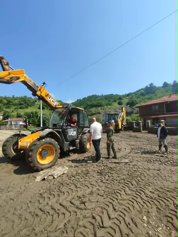 Възстановяването в котленското село Тича продължава