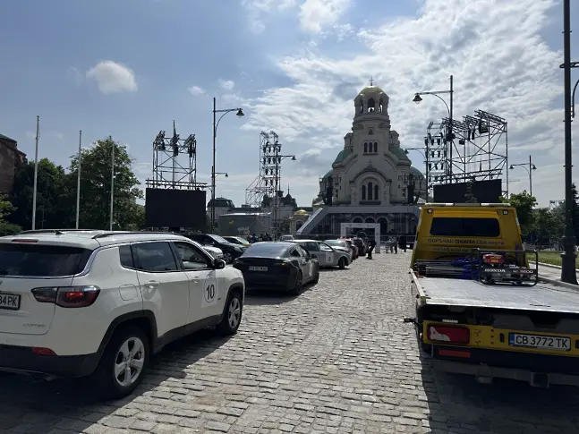 Очи, вперени в пътя чрез думи: София бе домакин на първото по рода си „Рали Доверие“ с незрящи навигатори