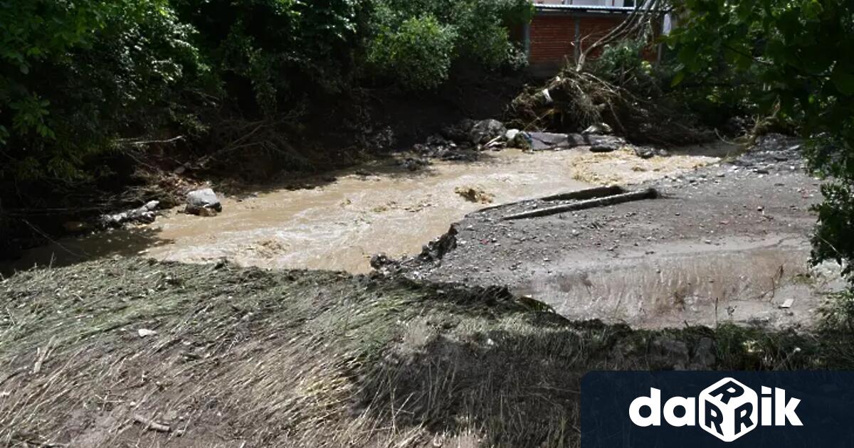 Започва описа на щетите след наводнението в котленското село Тича
