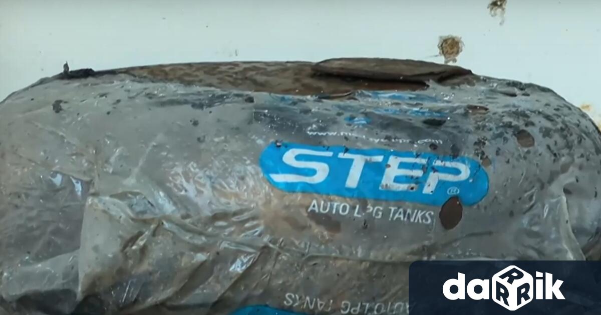 Мъж е с тежки изгаряния след взрив на автомобилна газова