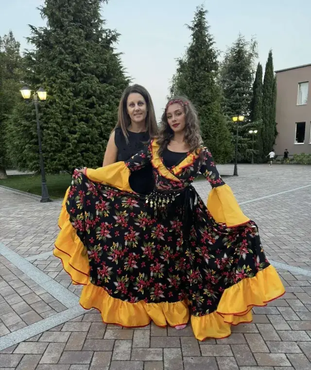  Зов за помощ: 16-годишната Ивона се нуждае от средства за битка с тежко заболяване 
