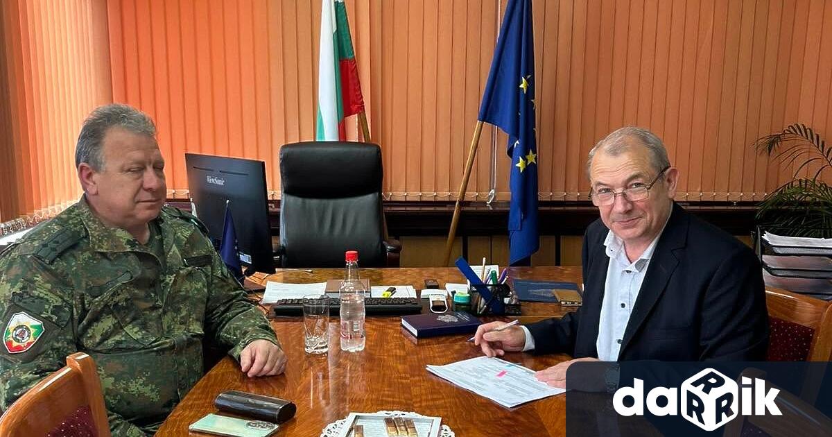Областният управител Иван Петков проведе поредна конструктивна работна среща с