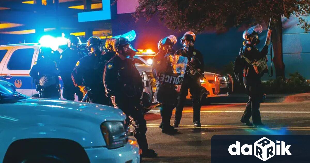 Хиляди албански граждани излязоха на протест в Тирана снощи за