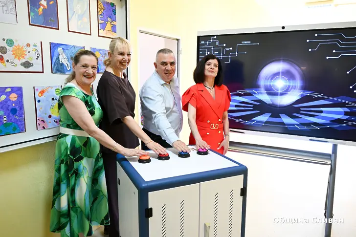 Откриха поредния STEM кабинет в СУ „Константин Константинов“ 