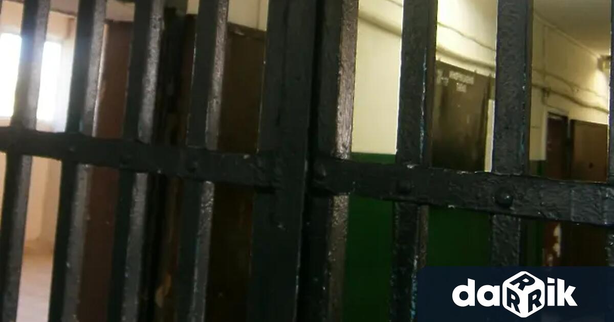По внесен от Окръжна прокуратура Ловеч обвинителен акт обвиняем за