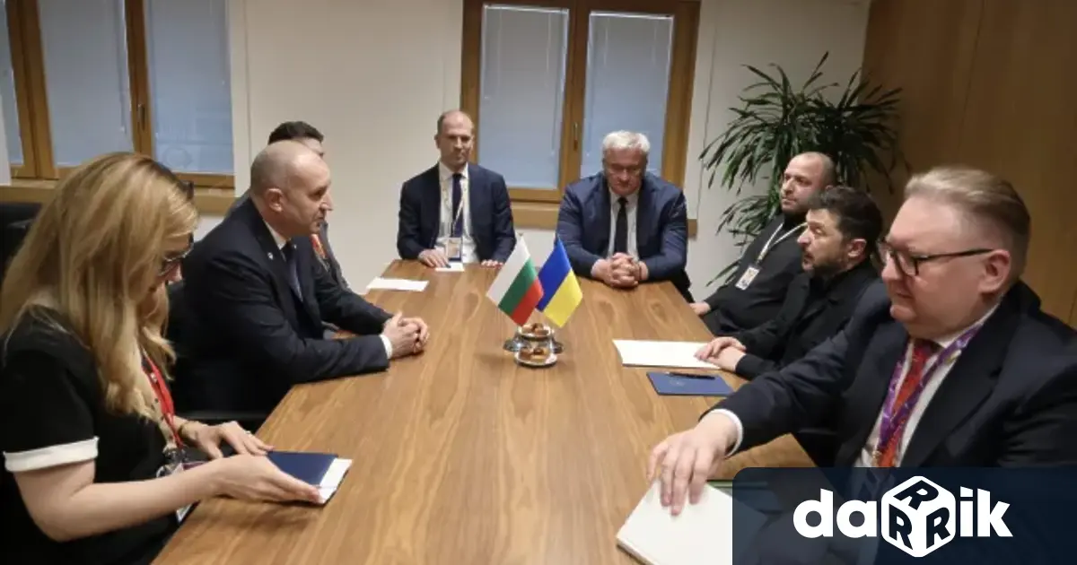 Премиерът Румен Радев разговаря с президента на Украйна Володимир Зеленски