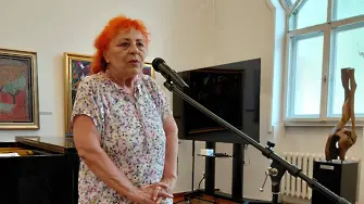 Поетесата Христина Комаревска представи най-новия си сборник стихотворения - „Избрано“