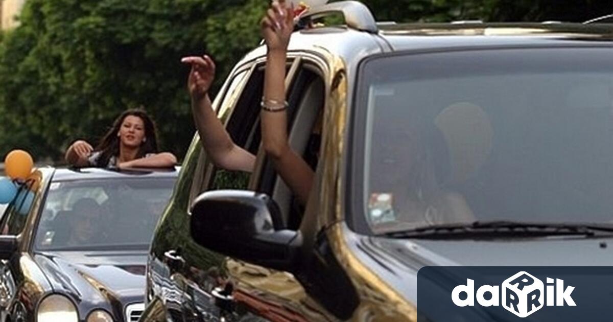 Близо 1750 ученици от област Плевен които са завършили средното
