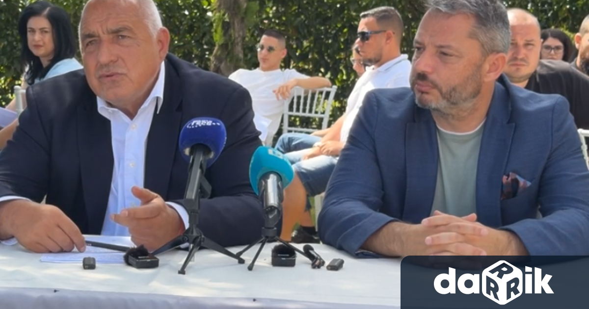 Румен Радев заслужава да бъде поздравен за начина по който