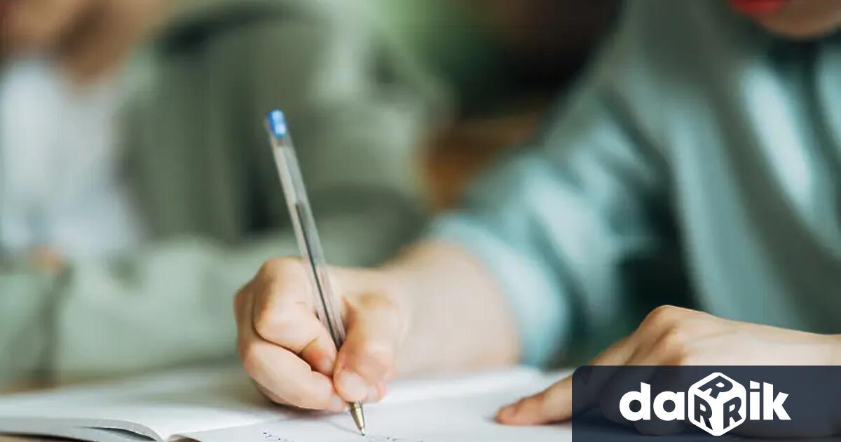 Над 110 000 седмокласници и десетокласници се явихана Националното външно