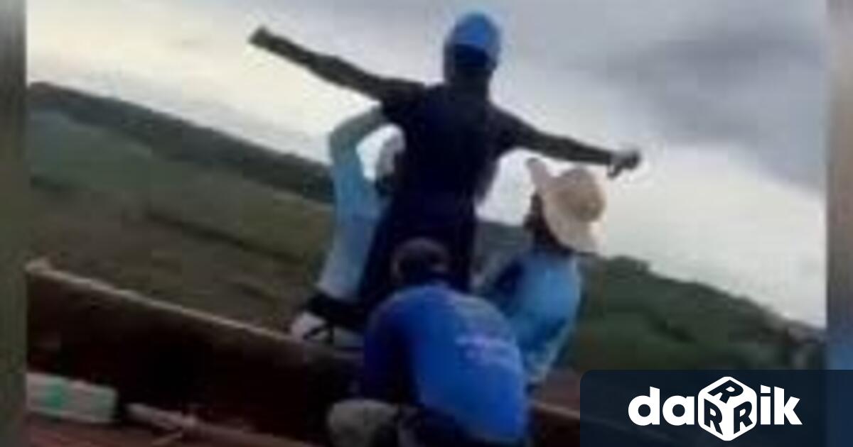 Трима мъже бяха обвинени в убийствослед смъртта на 21 годишна