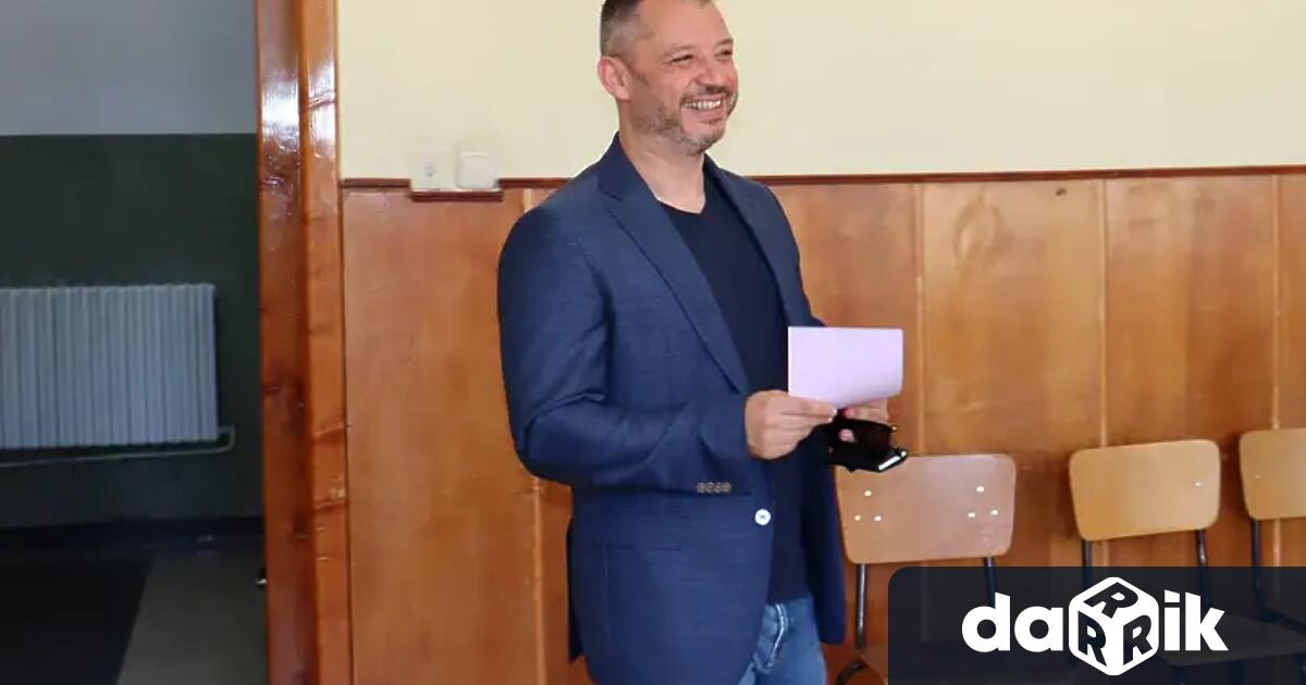Делян Добрев вече не е депутат Той подаде молба за
