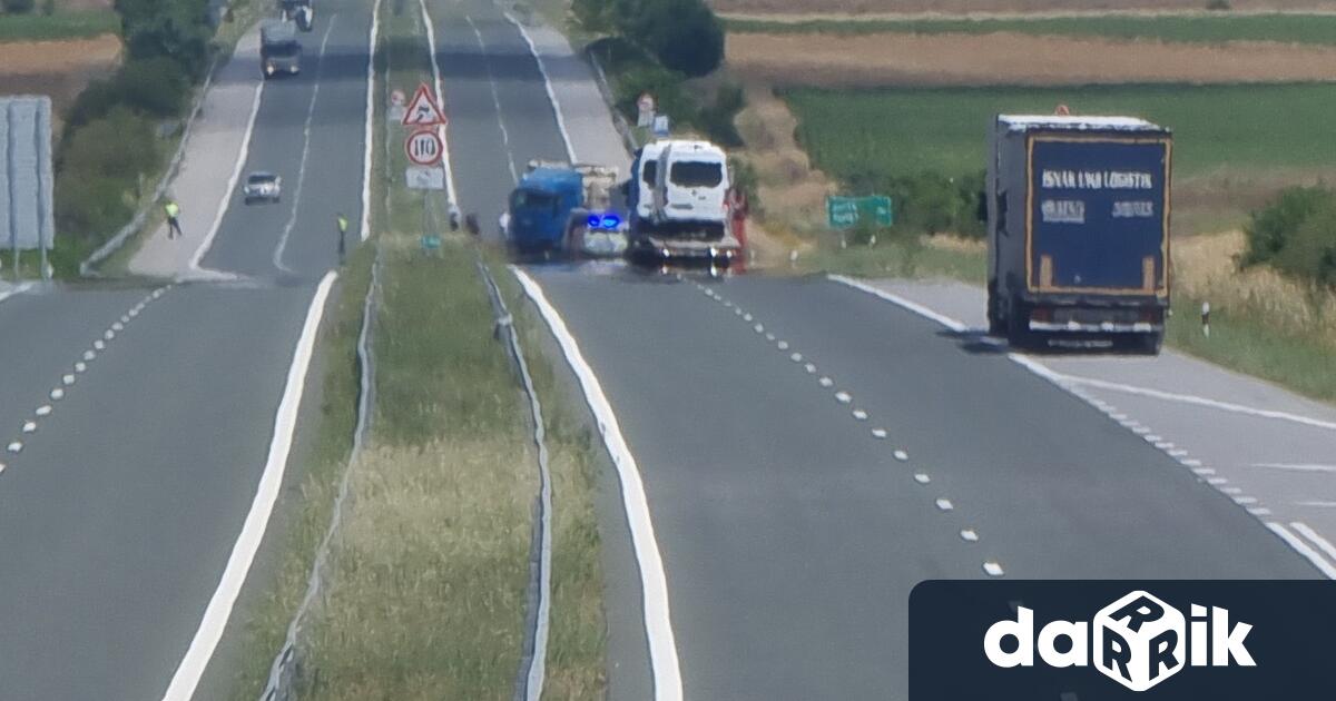 Възстановено е движението в посока София по автомагистрала Тракия при