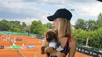 Холивудската ни звезда Мария Бакалова аплодира българските тенисисти в Пловдив