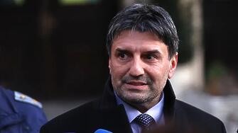 Арестуваният в Угърчин сменил дрехите си, преди да го хванат, обвиняват го за 3 убийства