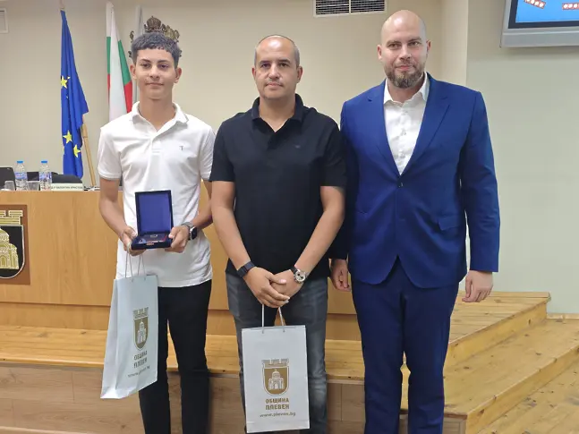 Местната власт в Плевен отличи медалист от Европейското първенство по стрелба