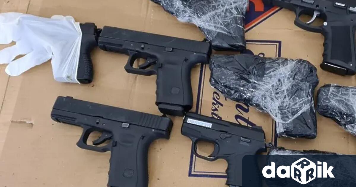 Митническите служители на МП Капитан Андреево са открили 73 бойни