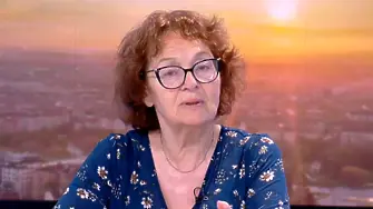 Коларова: Румен Радев обслужва руския патриарх