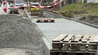 Продължават текущите ремонти по уличните настилки в Сливен